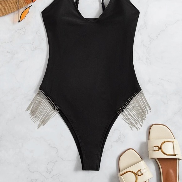 NEW INVENTORY 🔥Solid Fringe Hem One Piece Swimsuit🔥 - Picture 5 of 7